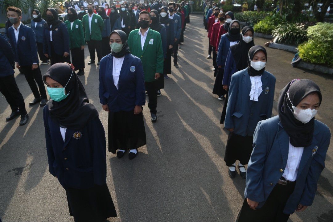 Ratusan Mahasiswa Program MBKM-A Disebar Bantu Adminduk Surabaya