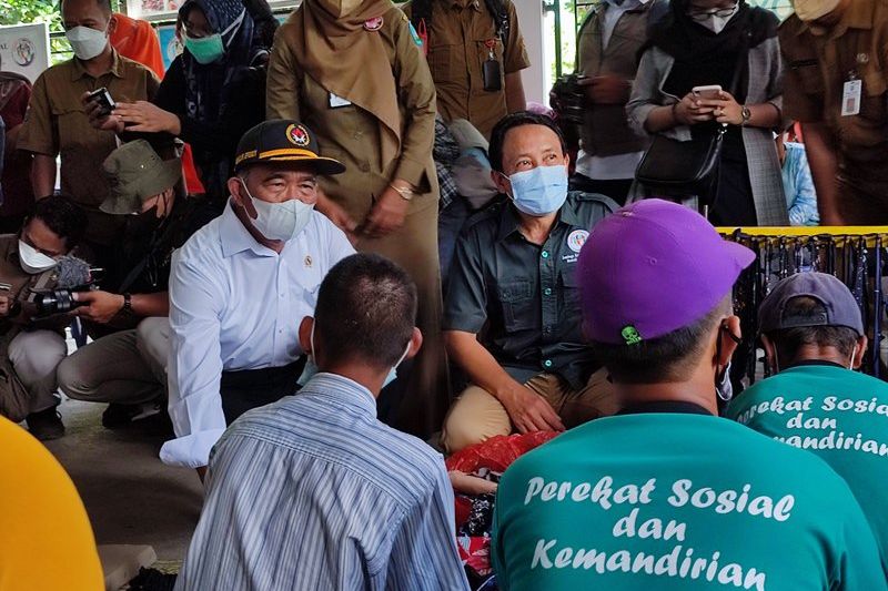 Menko PKM Muhadjir Puji Pengurus Rumah Kasih Sayang Desa Krebet Ponorogo