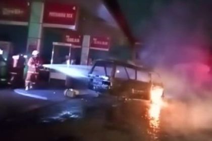 Minibus Terbakar Saat Isi Pertalite di SPBU Triwung Lor Probolinggo