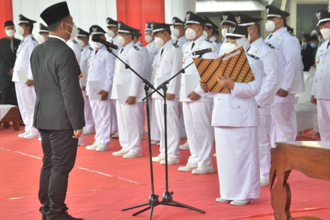 Tarikan Biaya Atribut Pelantikan Kades di Gresik Dipersoalkan