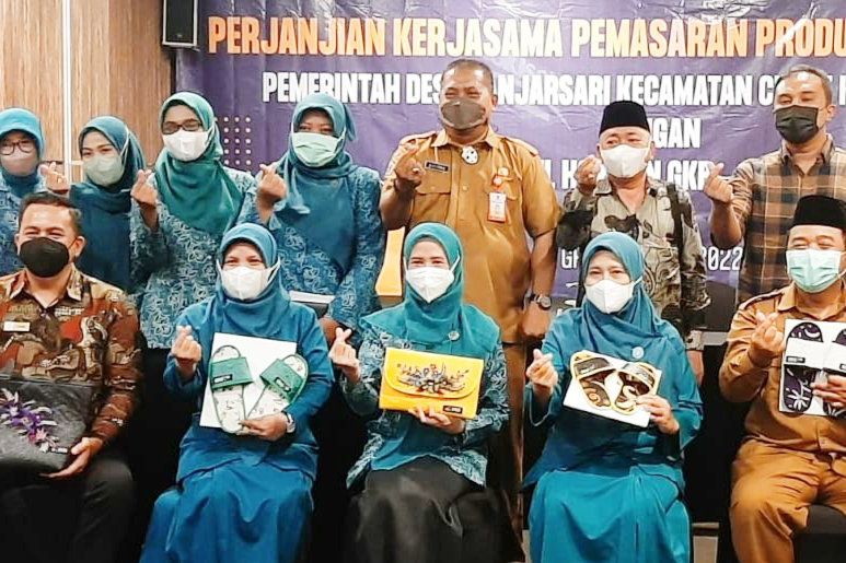 Produk UMKM Desa Banjarsari Gresik Dipasarkan di Hotel