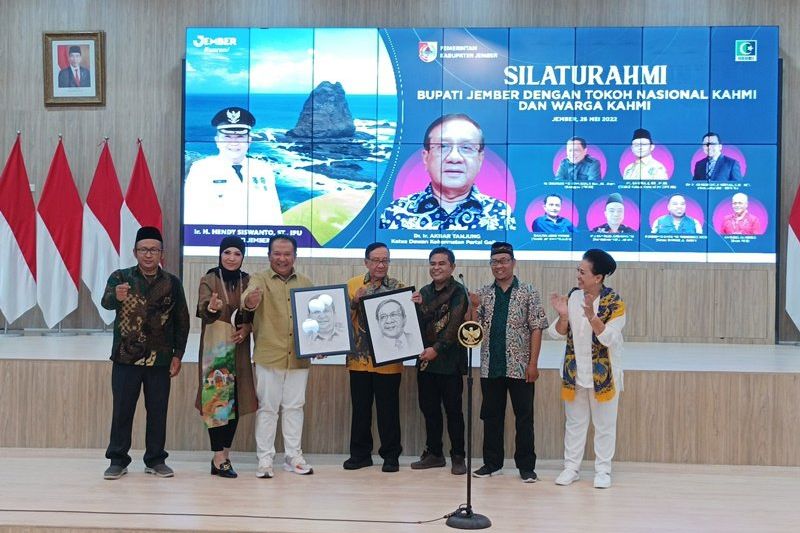 Akbar Tanjung Ajak Kader HMI Ikut Majukan Jember