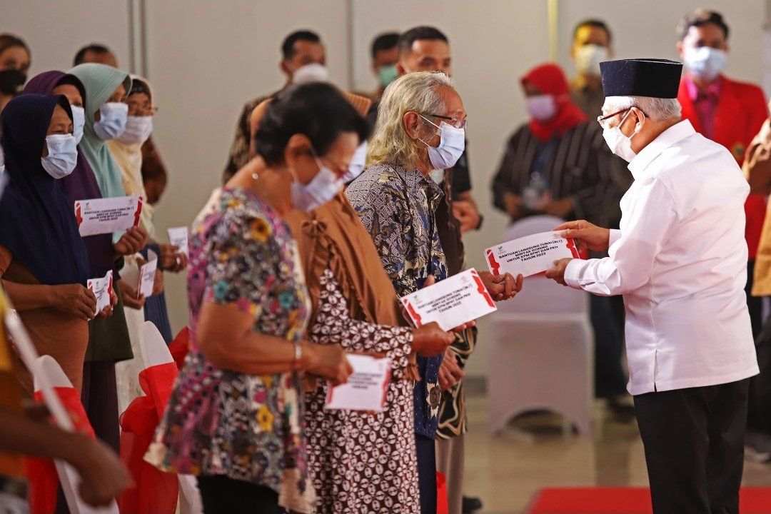 Wapres Ma’ruf Amin Salurkan Bantuan Rehabilitasi Sosial hingga Santripreneur