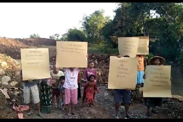 Wapres Ma’ruf Amin Kunjungi Mojokerto, Warga Demo Tuntut Galian C Ditutup
 