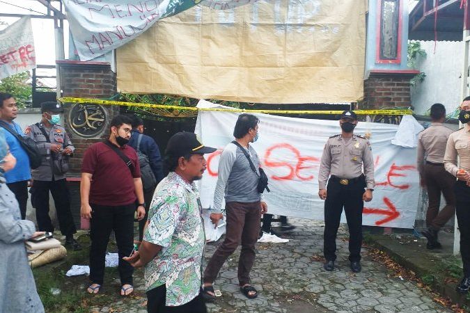 Polres Gresik Pasang Garis Polisi di Lokasi Pernikahan Manusia dengan Kambing
