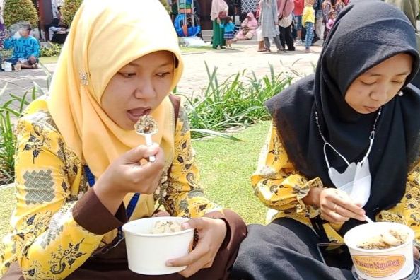 Pulihkan Sektor Ekonomi Dampak PMK, Polres Probolinggo Gelar Festival Kuliner Rawon