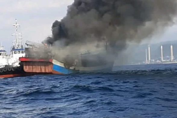 Kapal Pencari Ikan Berpenumpang 25 ABK Terbakar di Perairan Laut Paiton Probolinggo