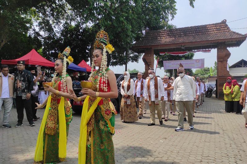 Bawa Spirit Majapahit, Pengurus Gerindra Mojokerto Dilantik di Siti Inggil