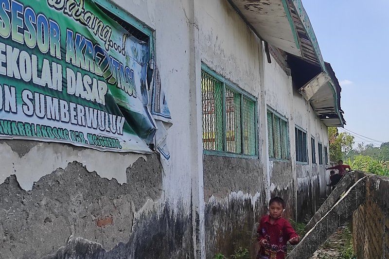Empat Ruang SDN Sumberwuluh Mojokerto Rusak Parah, Diknas Janji Perbaiki Tahun 2023
 