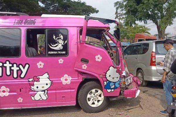 Tiga Kendaraan Tabrakan di Jalur Pantura Pajarakan Probolinggo, Satu Orang Meninggal