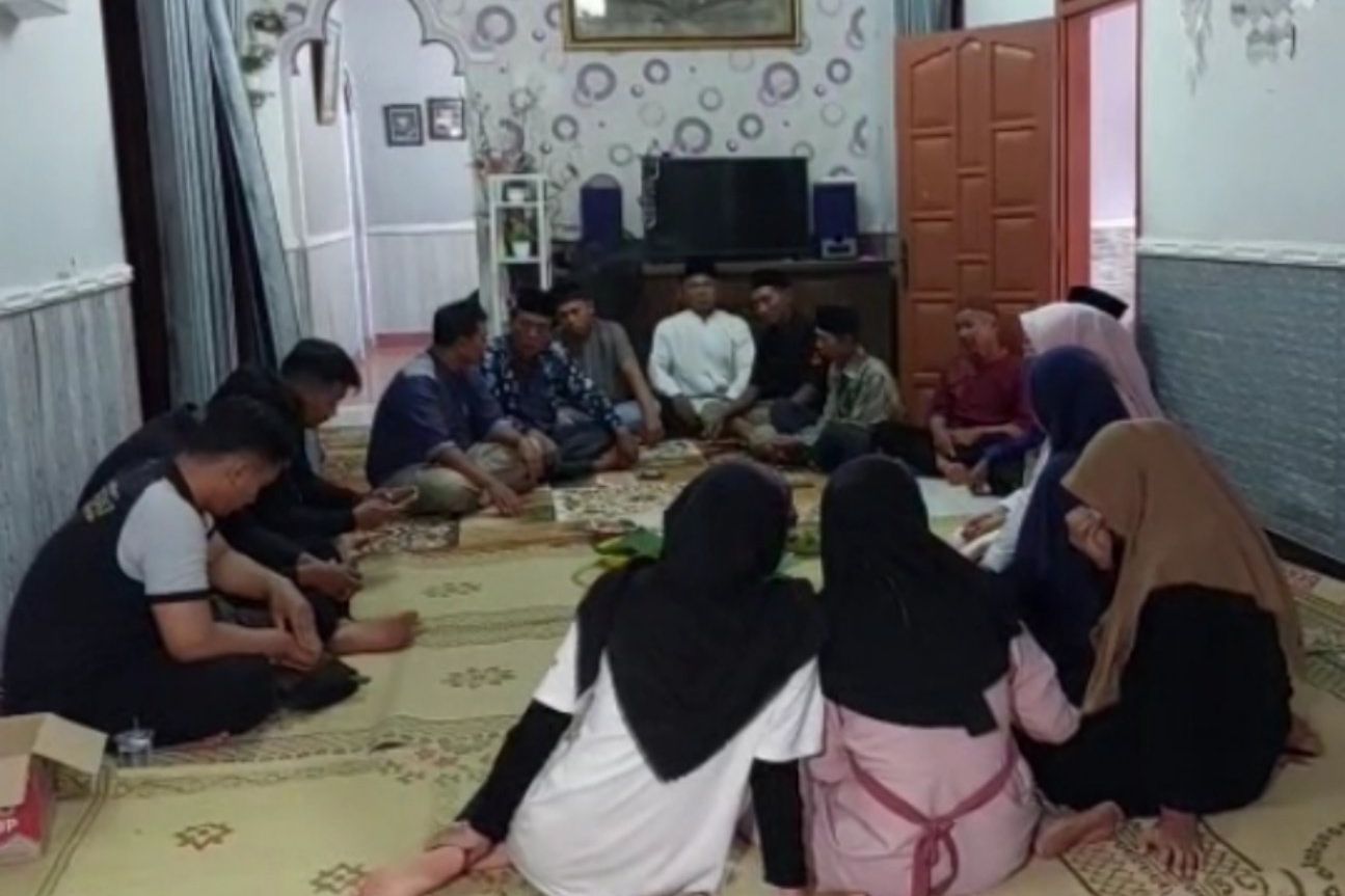 Tetangga dan Kerabat Khoirul Anam Mulai Datang Melayat ke Rumah Duka