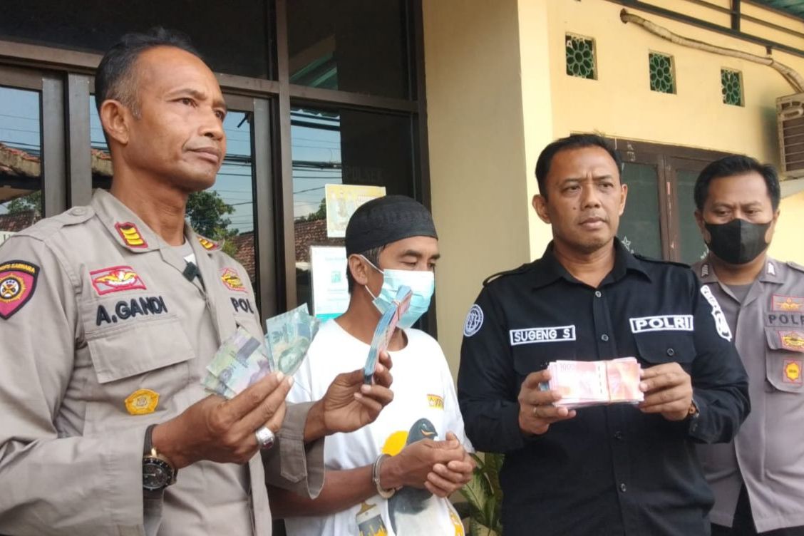 <strong>Warga Lumajang Dibekuk Polisi, Gegara Edarkan Uang Palsu di Pasar Besuk Probolinggo</strong>