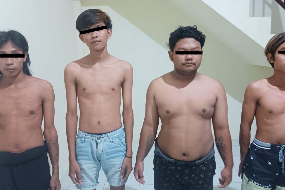 <strong>Polisi Ringkus Empat Pemuda Probolinggo, Pembuat Video Ancaman Menggunakan Sajam</strong>