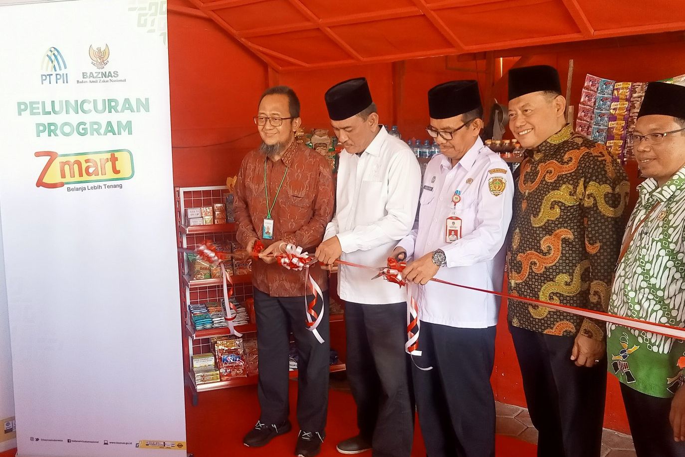 Program ZMart, BAZNAS RI Hibahkan Bantuan Modal Bagi 32 Pengusaha Mikro di Madiun
