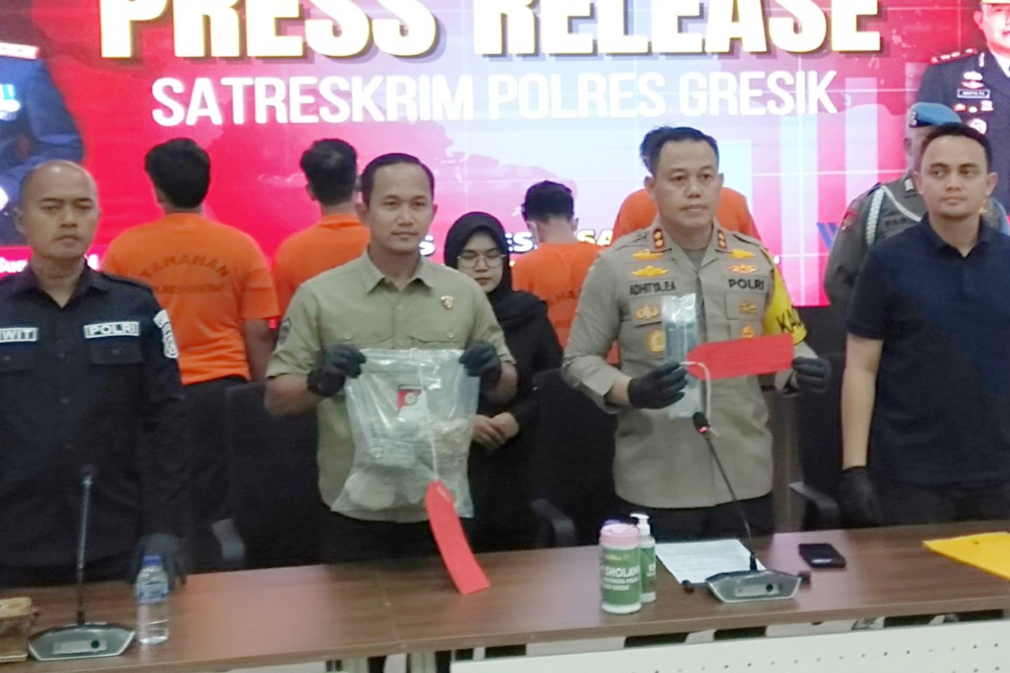 Polisi Tetapkan Delapan Suporter Gresik United sebagai Tersangka Kericuhan