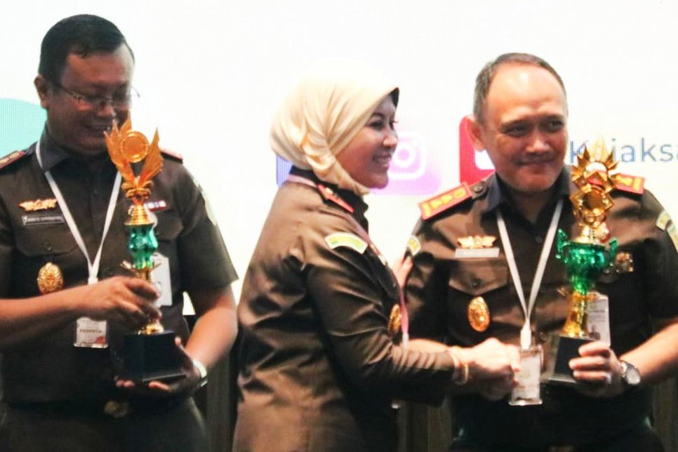 Raih Tiga Penghargaan, Kejari Gresik Paling Berprestasi di Jatim