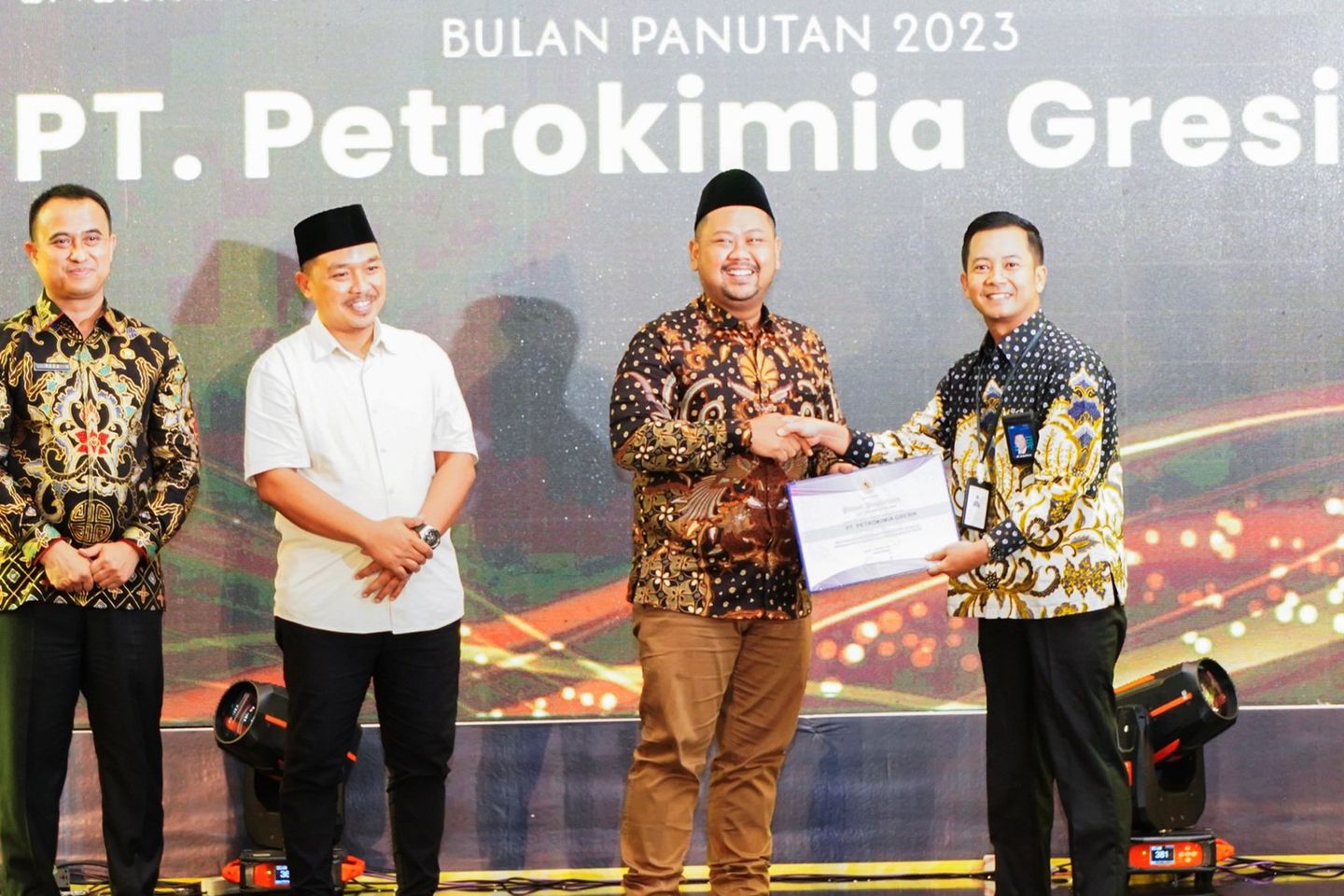 Patuh Membayar PBB, Bupati Gresik Beri Apresiasi Petrokimia Gresik