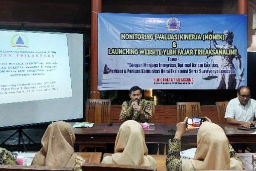 Berkomitmen Tingkatkan Layanan Hukum, YLBH Fajar Trilaksana Gelar Monev Kinerja