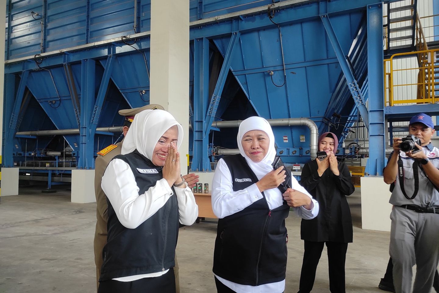 Berulang Tahun, Ini Doa Khofifah untuk Bupati Ikfina