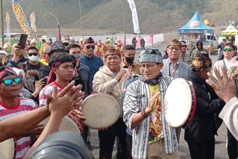 Hadiri Eksotika Bromo, Sandiaga Uno Bacakan Memori Bromo