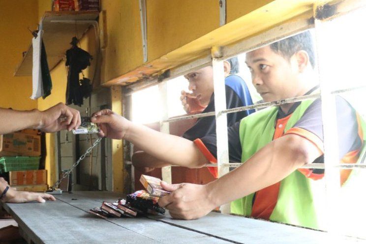 Kurangi Uang Tunai, Rutan Kraksaan Probolinggo Terapkan Pembayaran Nontunai di Kantin
