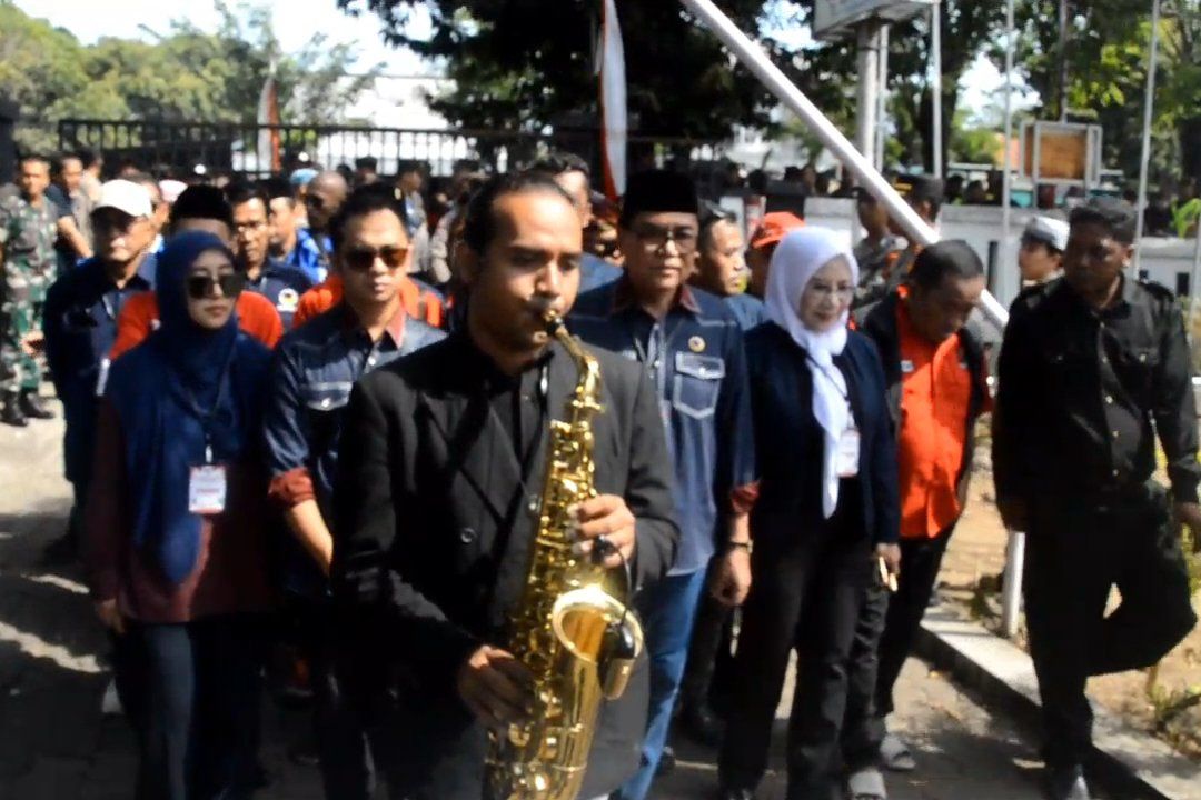 Putra Mantan Bupati, Zulmi dan Rasit Daftar Pertama di KPU Kabupaten Probolinggo