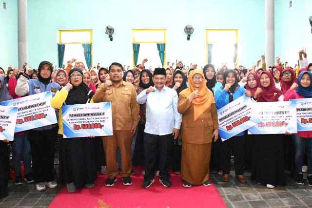 Angka Stunting Turun 26,8 Persen, Bung Karna Naikkan Insentif Kader Posyandu
