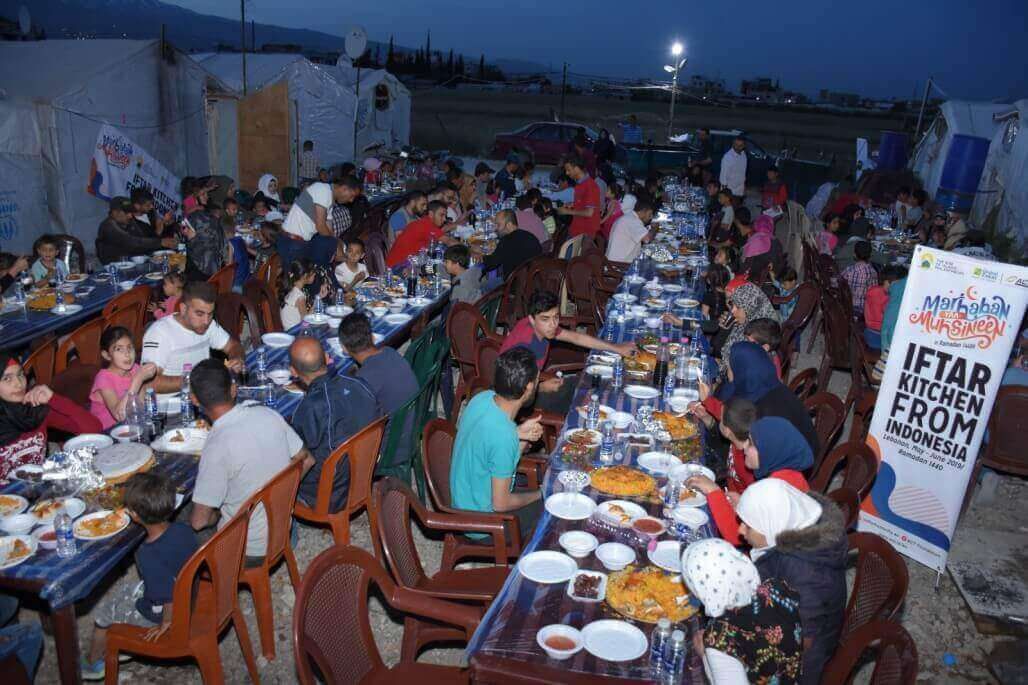 ACT Iftar Bareng Ribuan Pengungsi Suriah di Lebanon