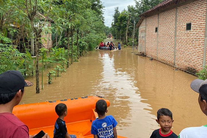 12 Tanggul Sungai Jebol, Belasan Desa di Ponorogo Terendam Banjir