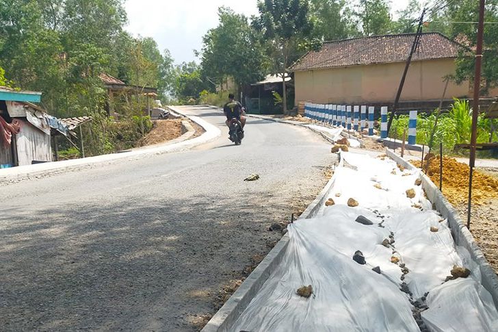 DPRD Minta Proyek Perbaikan Jalan Rapa Laok-Karang Penang Sampang Tak Dikerjakan Asal-asalan