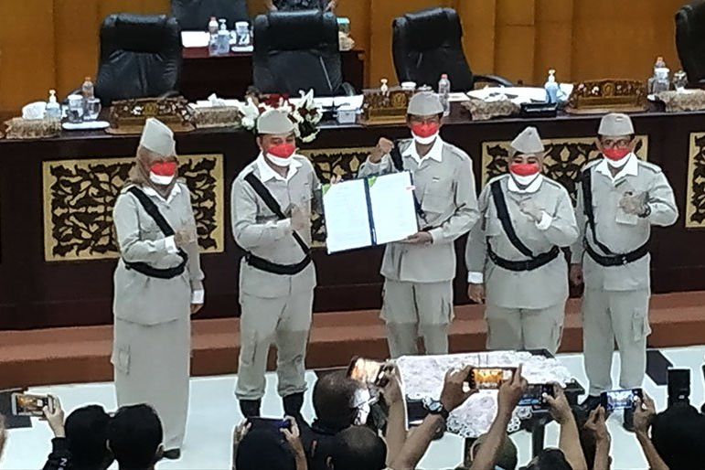 Tepat di Hari Pahlawan, APBD Surabaya Rp 10,3 Triliun Disahkan