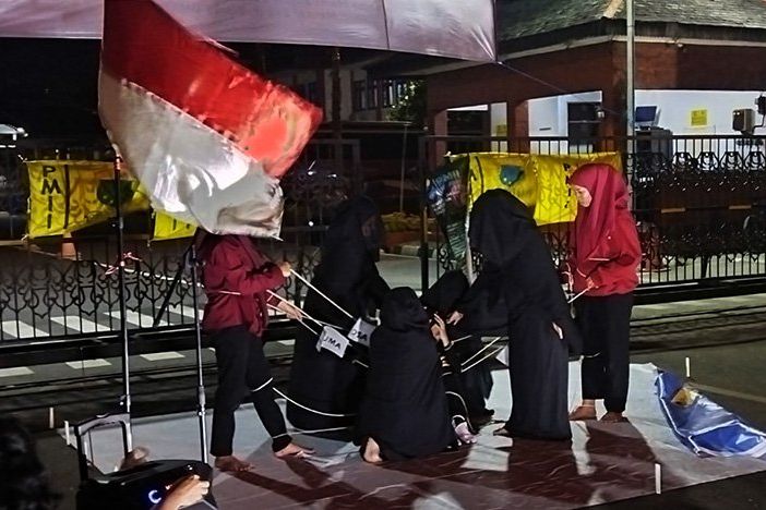 Gelar Teatrikal dan Doa untuk Novia, PMII Mojokerto Desak RUU TPKS Disahkan
