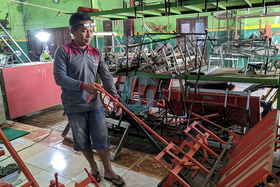 Berawal dari Toko Bangkrut, Warga Ponorogo Ini Mampu Kembangkan Alat Tanam Padi