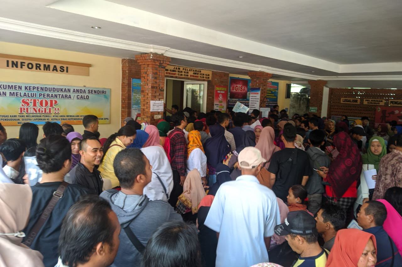 Blangko E-KTP di Mojokerto Tidak Sesuai Kuota, Warga Antri Sejak Pagi