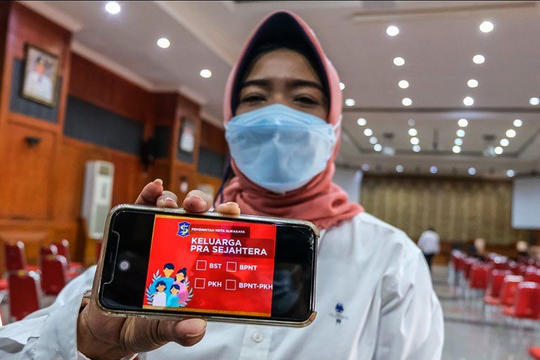 Website SI-MBR Diluncurkan, Data MBR Surabaya Ditempel di Balai RW