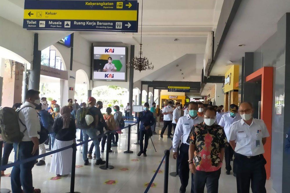 Jelang Larangan Mudik, Kesiapan Stasiun KA Gubeng dan Terminal Purabaya Dipantau