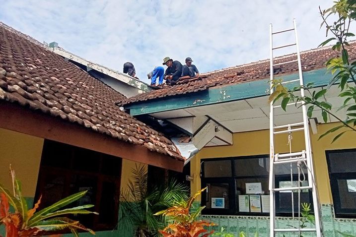 Terhempas Angin Puting Beliung, Jadwal Ujian SD di Madiun Terancam Molor