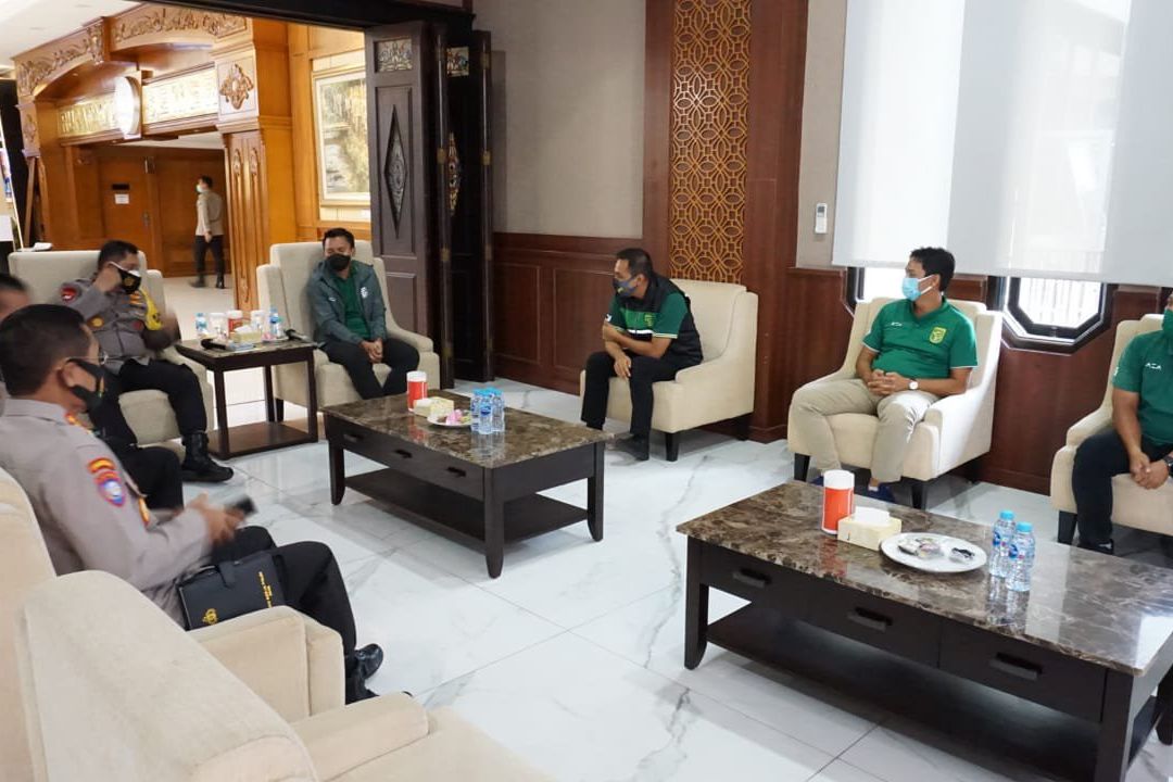 Kapolda Jatim Audiensi dengan Presiden Persebaya, Ini Hasilnya
