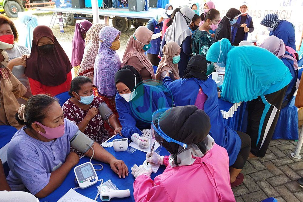 Sempat Dilanda Banjir, Warga Dringu Jalani Pengobatan Massal