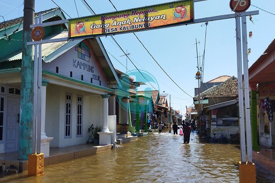 Pengaruh Gerhana Bulan, Dua Kecamatan Probolinggo Diterjang Banjir Rob