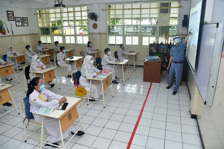 PTM di Surabaya Dilakukan Bertahap, Maksimal Awal 25 Persen
