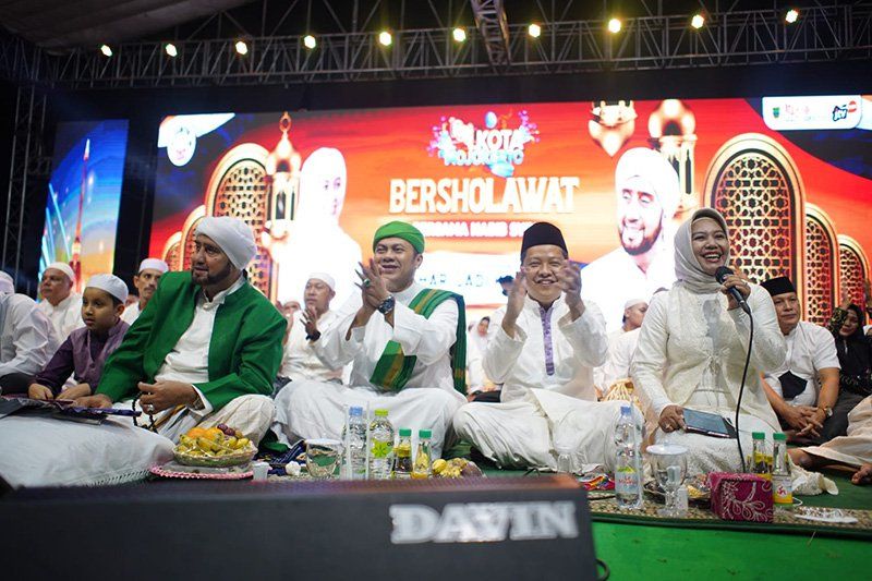 Bersalawat Bersama Habib Syech Bin Abdul Qodir Assegaf, Ning Ita Ajak Ulama Bangun Kota Mojokerto