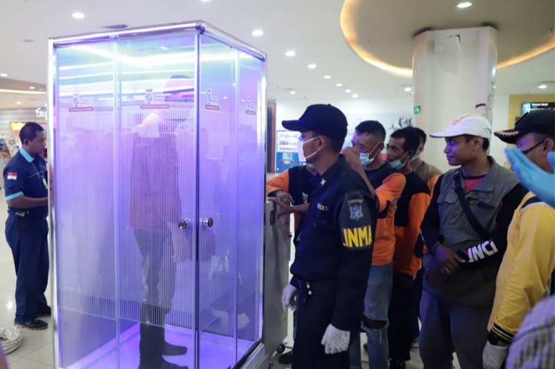 Dua Bilik Sterilisasi COVID-19 Dipasang di Terminal Kedatangan Juanda