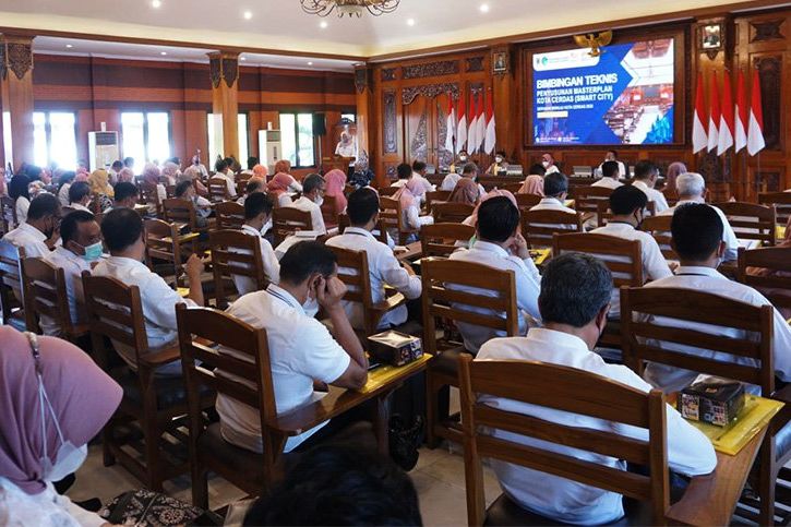 Buka Bimtek Tahap Pertama bagi ASN, Ini Pesan Ning Ita