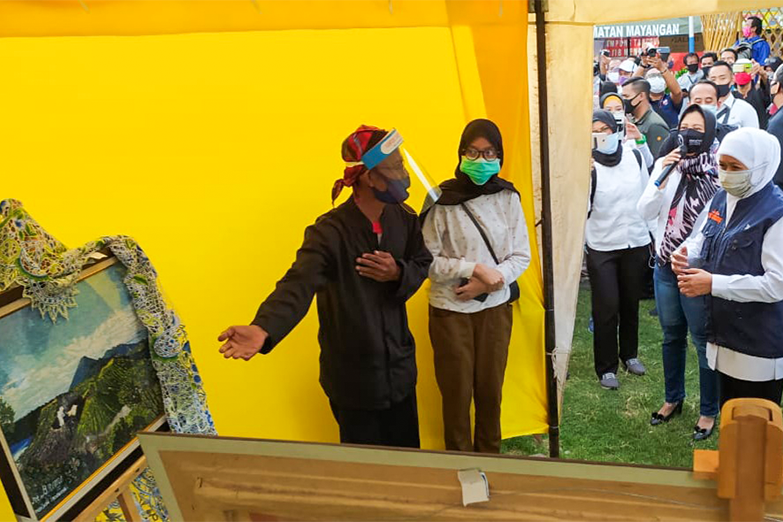 Gubernur Khofifah Dorong Kreasi Bordir Probolinggo Jadi Speaker Wisata Indonesia