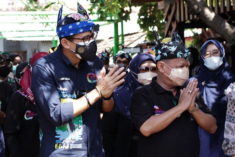 Berkunjung ke Situbondo, Pantun Sandiaga Uno Bikin Semua Bilang "Cakep".