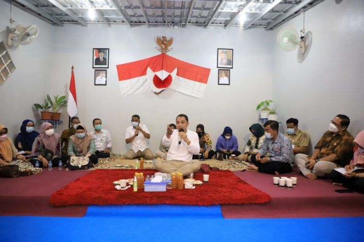 Serap Aspirasi, Walkot Eri Cahyadi Cangkrukan Bersama Warga