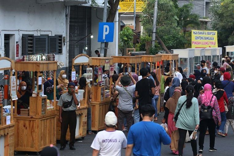Street Food CFD Sore Jalan Tunjungan dan Raya Darmo Surabaya Jadi Tempat Ngabuburit