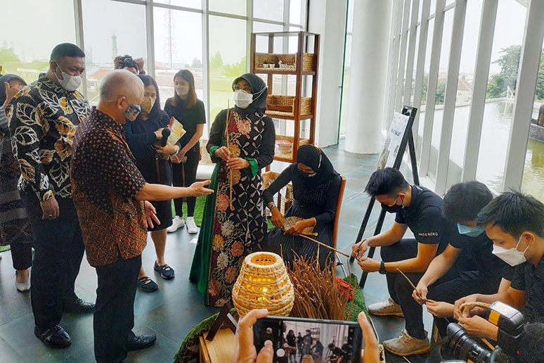 Bantu UMKM Pasuruan, Pameran “JATIM BISA! <em>Go Local, Go Global</em>” Pamerkan Perabotan Baru
