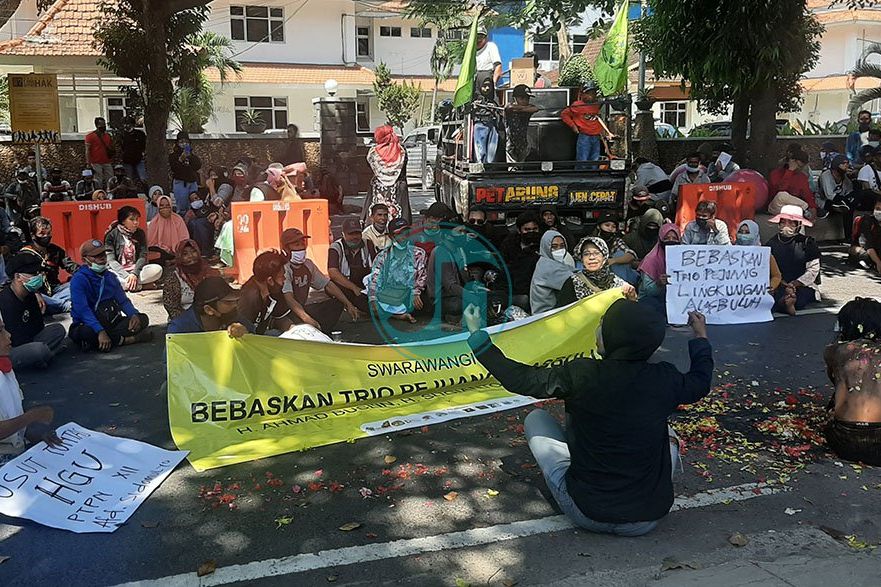 Sidang Putusan 3 Orang Penolak Tambang di Banyuwangi Diwarnai Demonstrasi